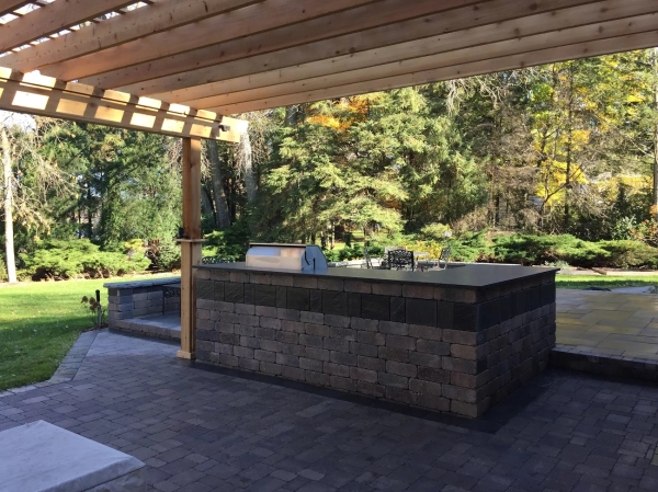 Outdoor Kitchen and Pergola